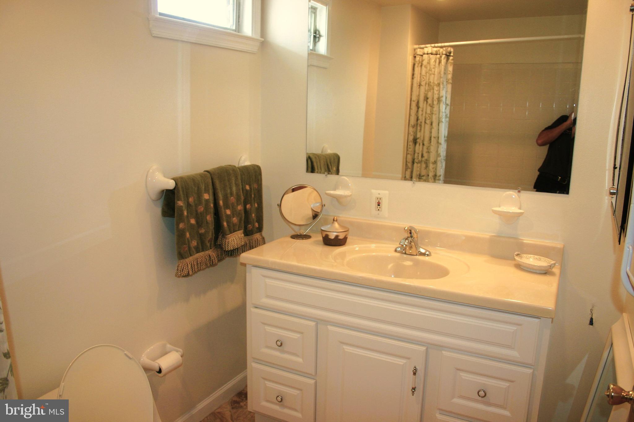 8806 Rising Sun Avenue Philadelphia, PA 19115 - Photo 39 of 61 Hall Bath
