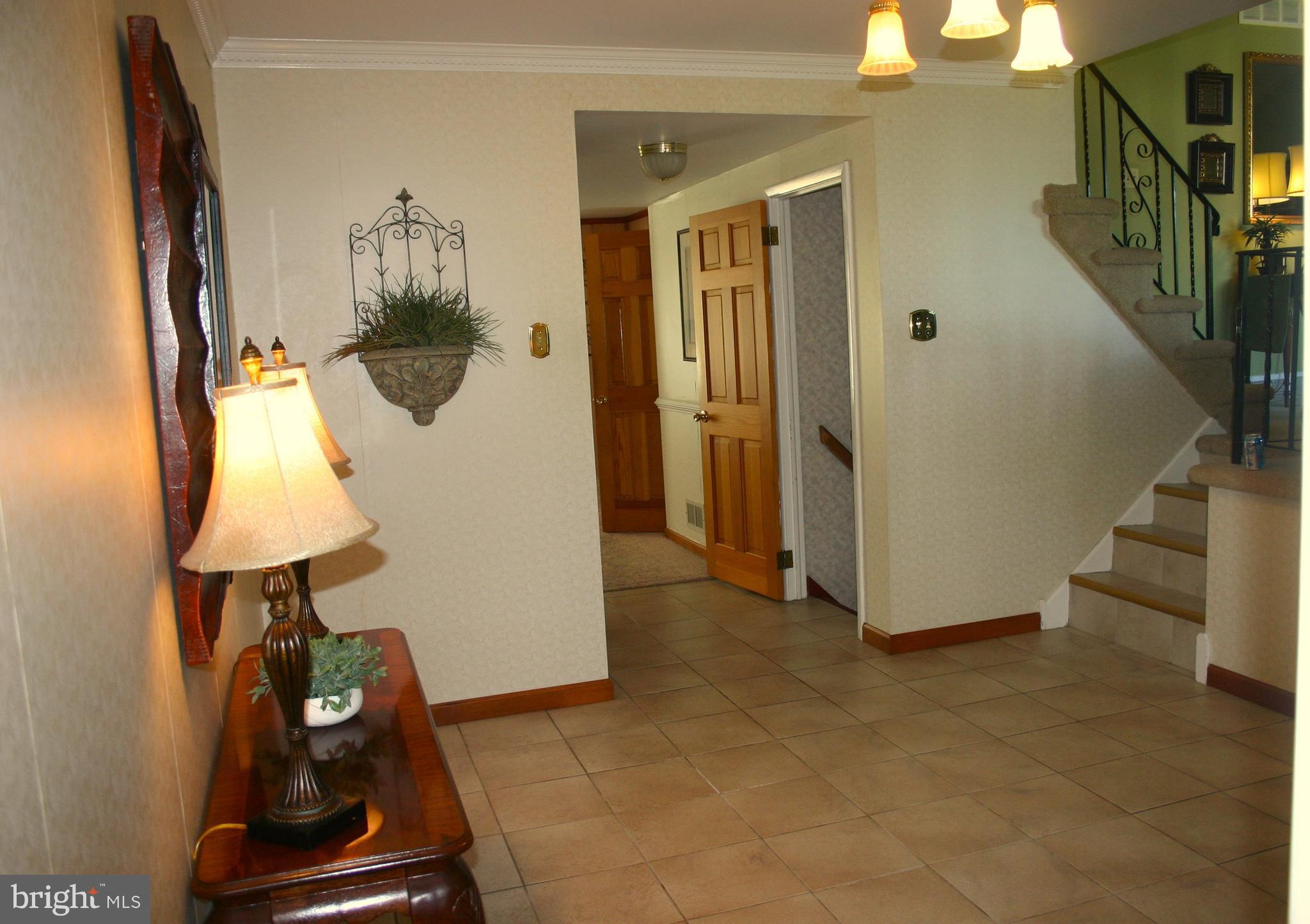 8806 Rising Sun Avenue Philadelphia, PA 19115 - Photo 8 of 61 Foyer Entry