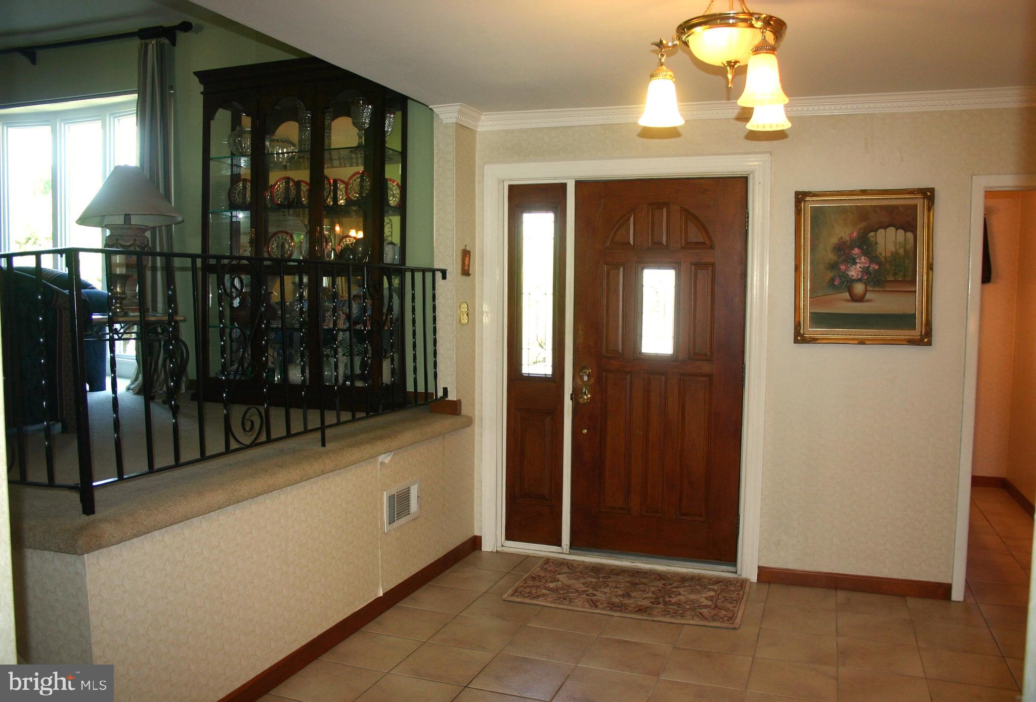 8806 Rising Sun Avenue Philadelphia, PA 19115 - Photo 9 of 61 Foyer Entry