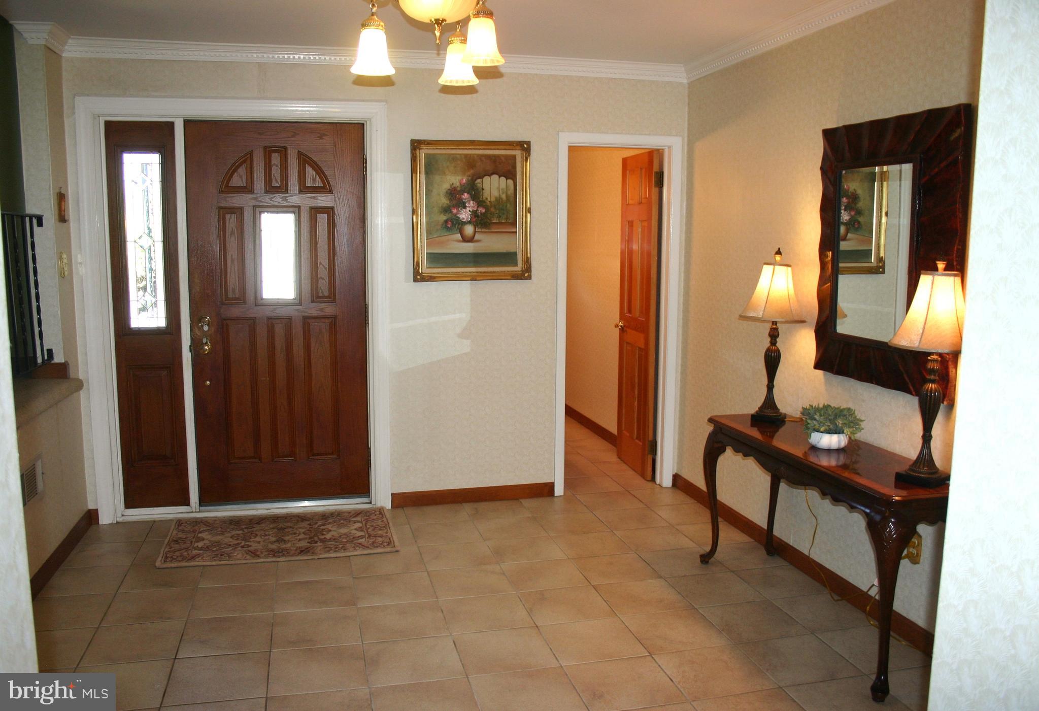 8806 Rising Sun Avenue Philadelphia, PA 19115 - Photo 10 of 61 Foyer Entry