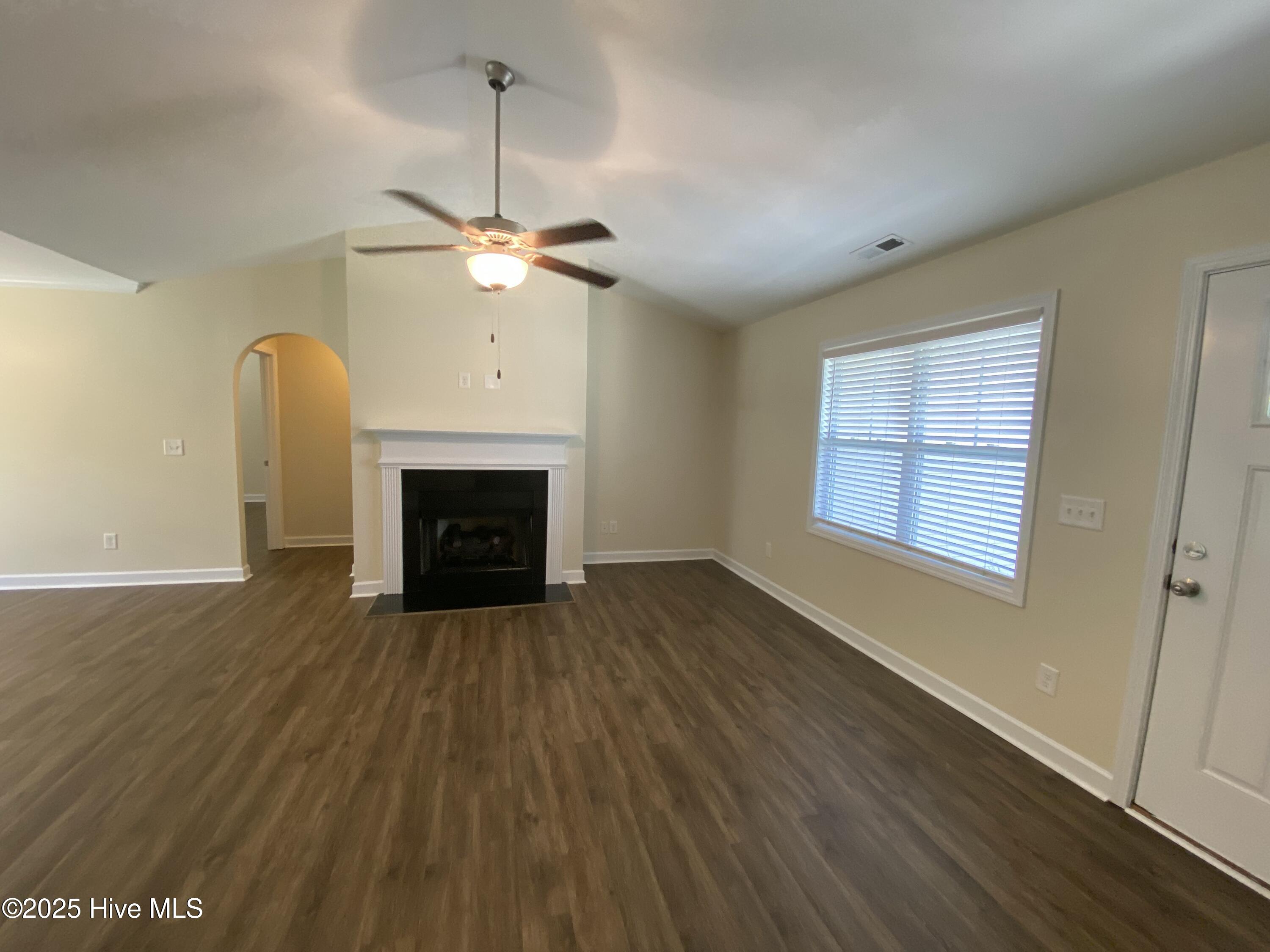 404 Ridgeway Drive Sneads Ferry, NC 28460 - Photo 4 of 23