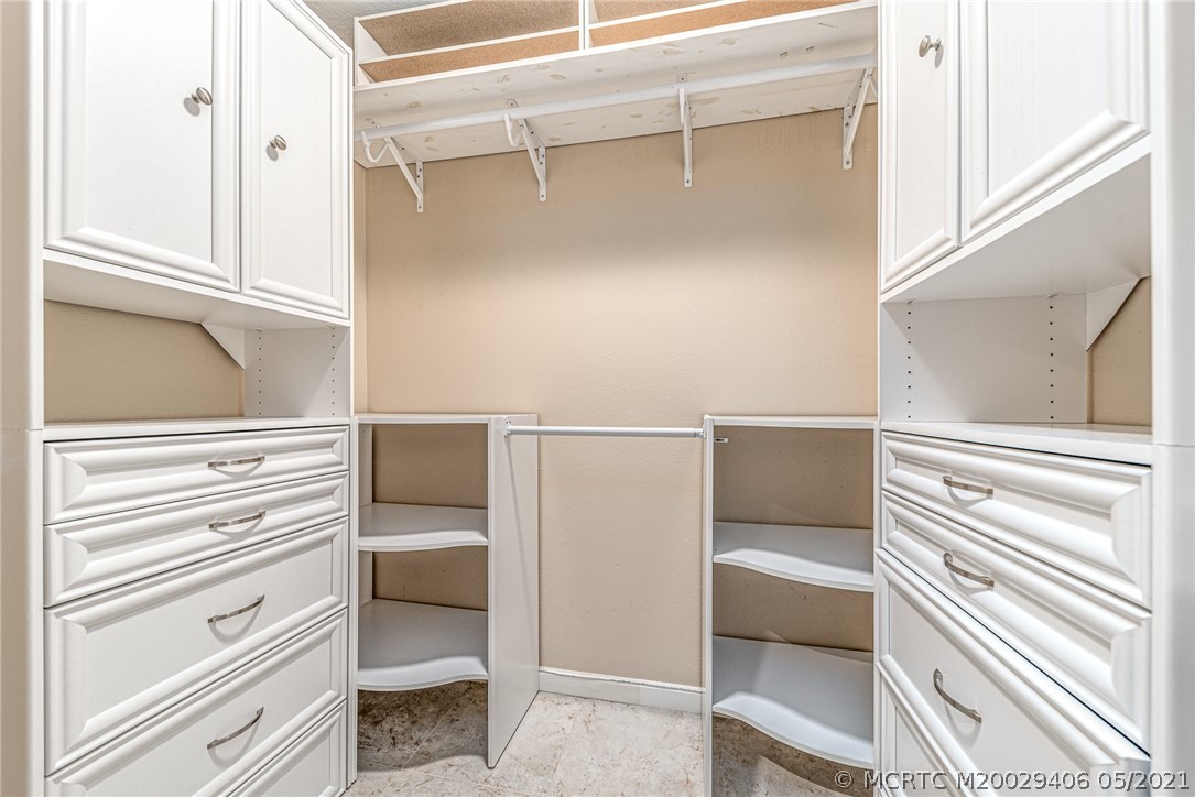 1050 Southwest Rio Vista Way Palm City, FL 34990 - Photo 16 of 23 Gallery Image 16