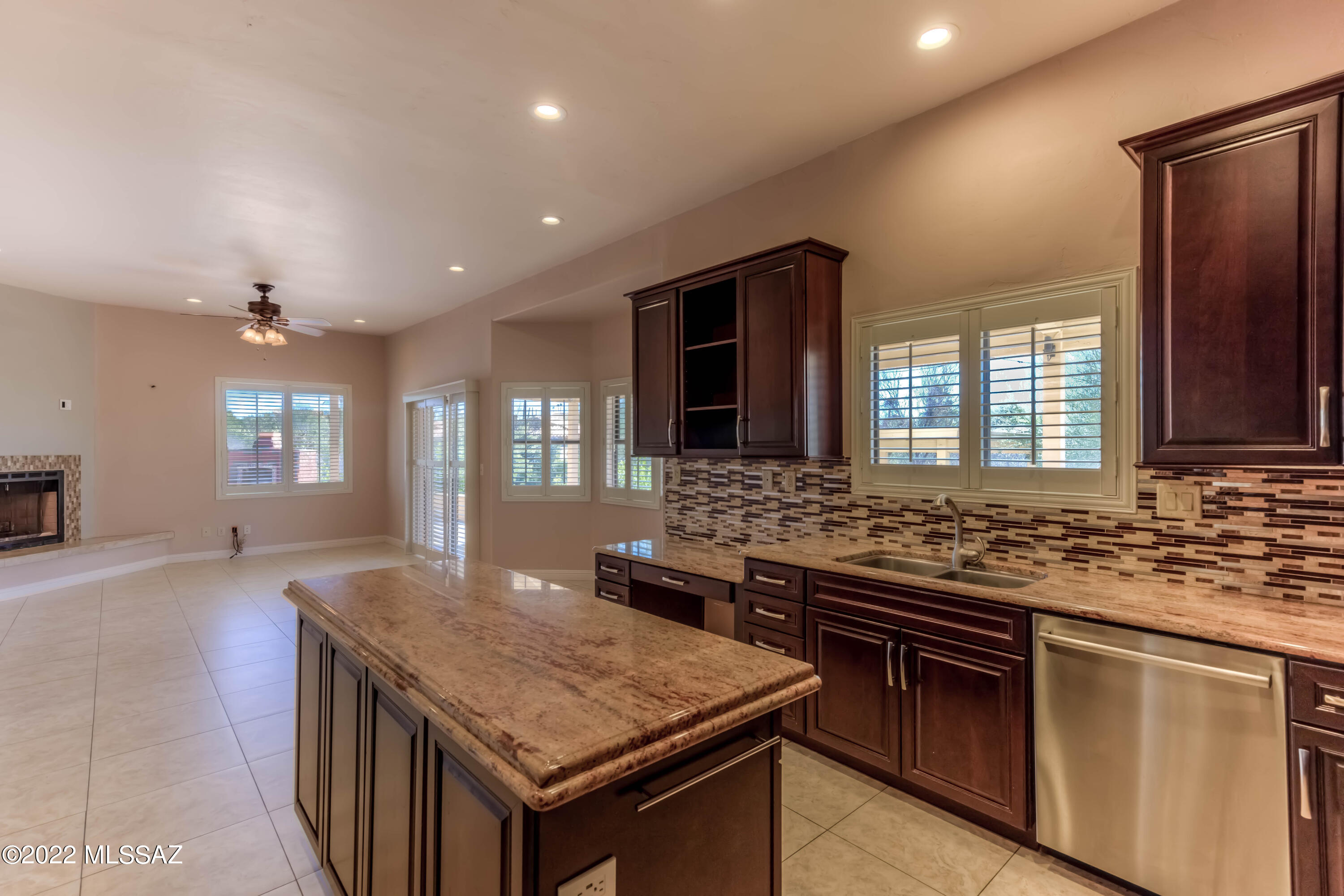 1404 East Orange Grove Road Tucson, AZ 85718 - Photo 16 of 47