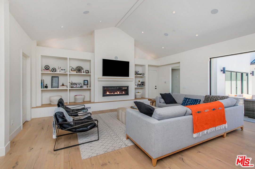 1506 Louella Avenue Venice, CA 90291 - Photo 2 of 35