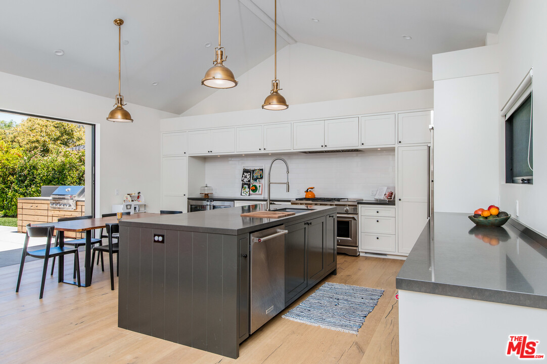 1506 Louella Avenue Venice, CA 90291 - Photo 6 of 35