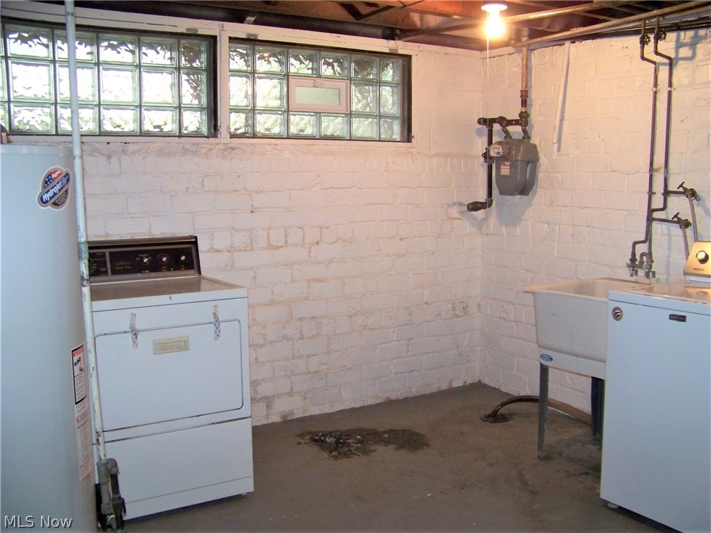 55 Center Road Bedford, OH 44146 - Photo 33 of 34 Laundry area