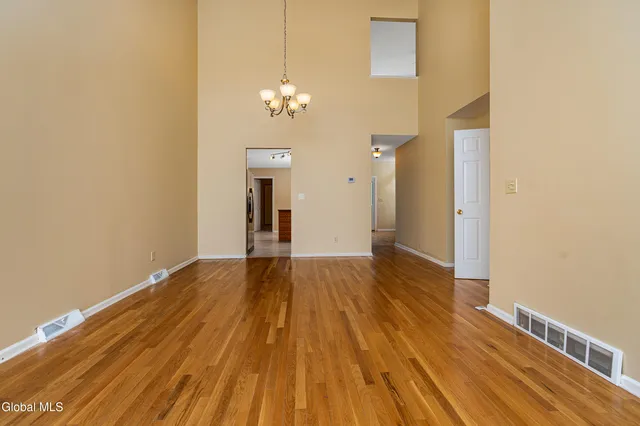 $404,000 | 145 Killarney Drive, Niskayuna, NY 12309