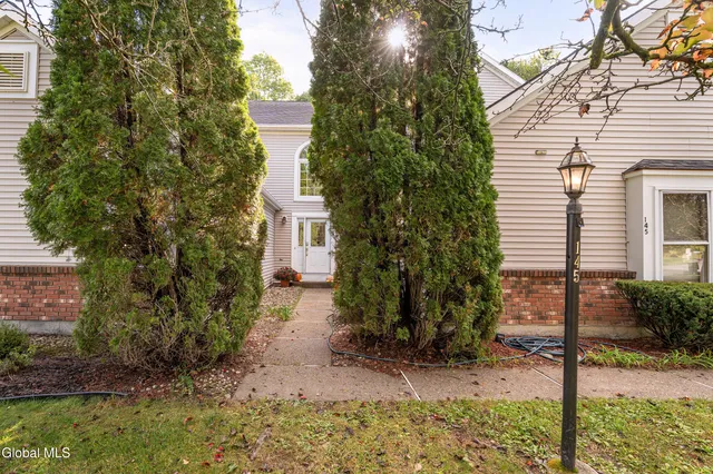 $404,000 | 145 Killarney Drive, Niskayuna, NY 12309