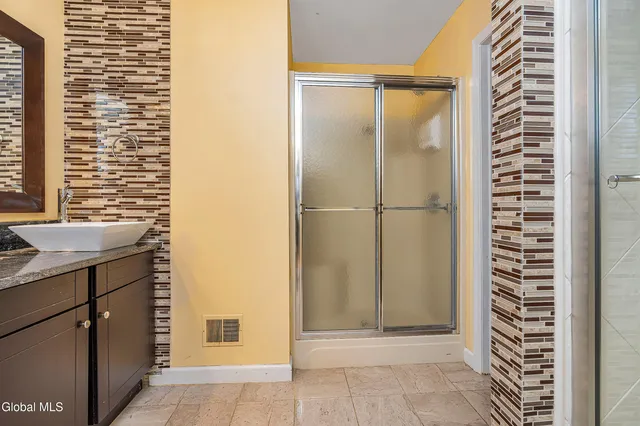 $404,000 | 145 Killarney Drive, Niskayuna, NY 12309