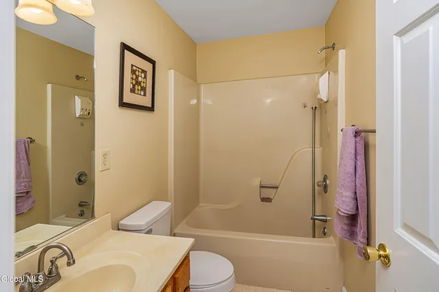 $404,000 | 145 Killarney Drive, Niskayuna, NY 12309