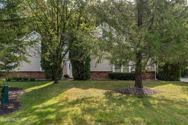 $404,000 | 145 Killarney Drive, Niskayuna, NY 12309