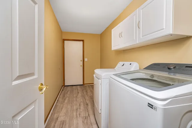 $404,000 | 145 Killarney Drive, Niskayuna, NY 12309