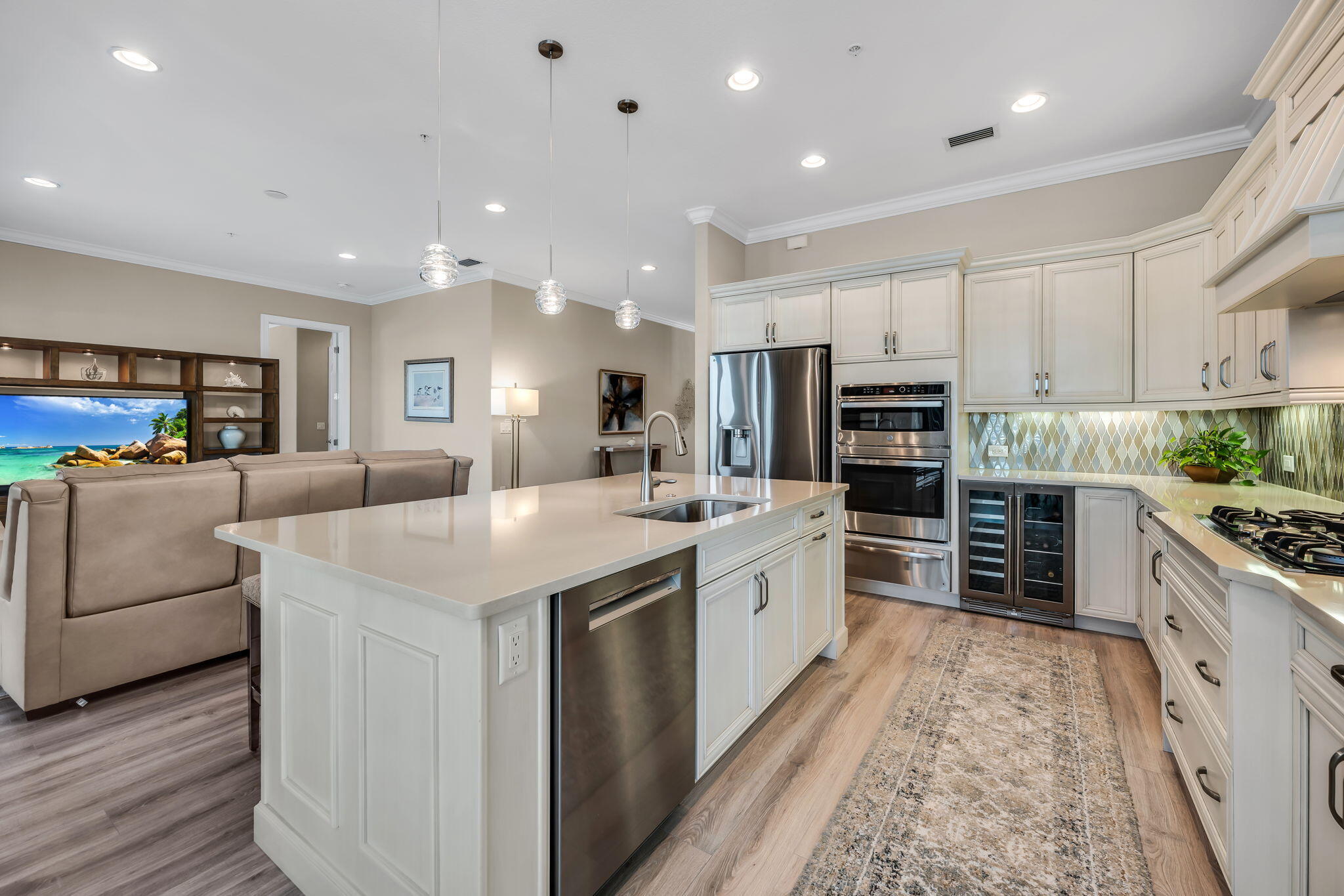 8026 Signature Club Circle, Unit 201 Naples, FL 34113 - Photo 8 of 21 8-web-or-mls-Kitchen