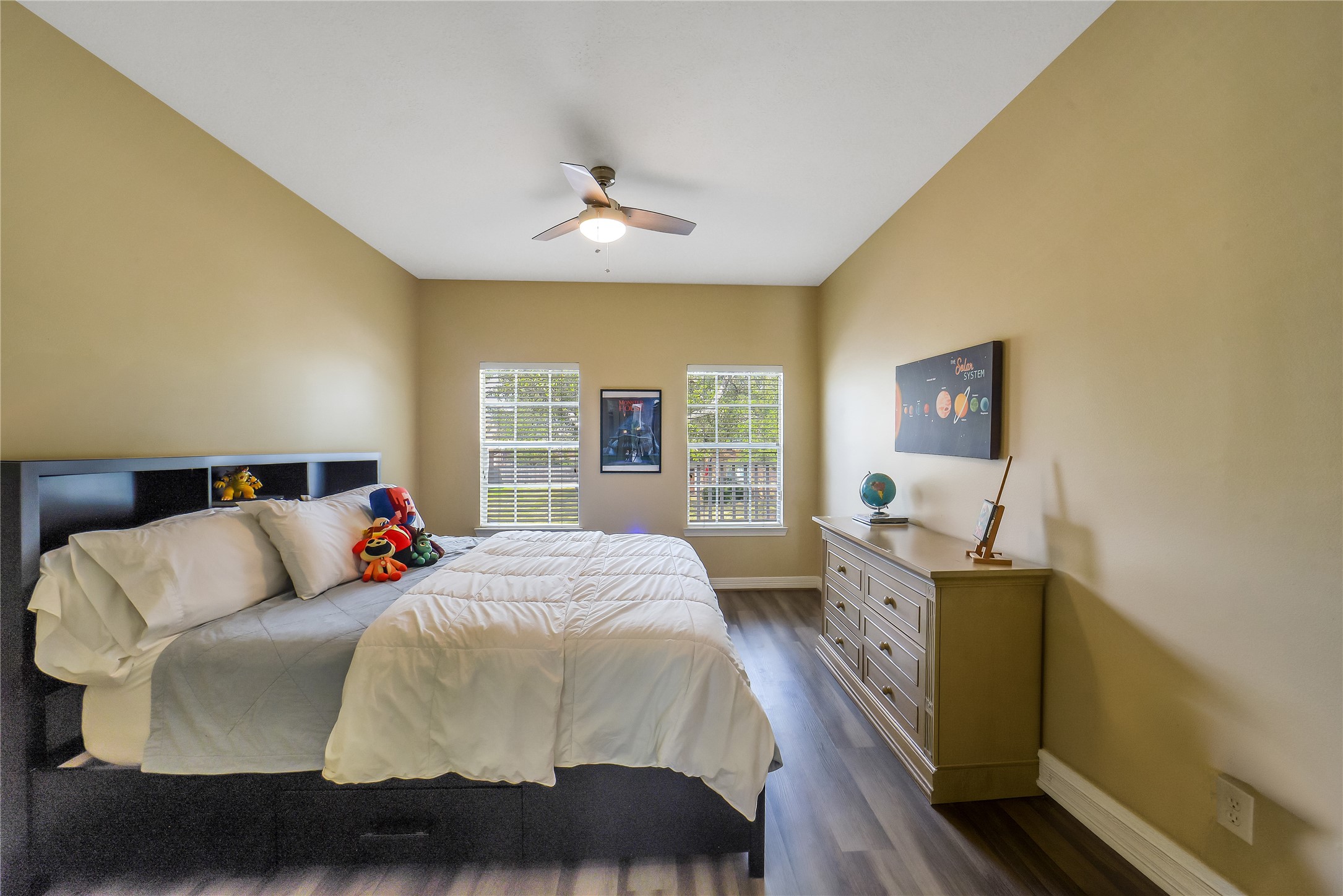 24403 Falcon Point Drive Katy, TX 77494 - Photo 21 of 32 Secondary bedroom featuring large windows.