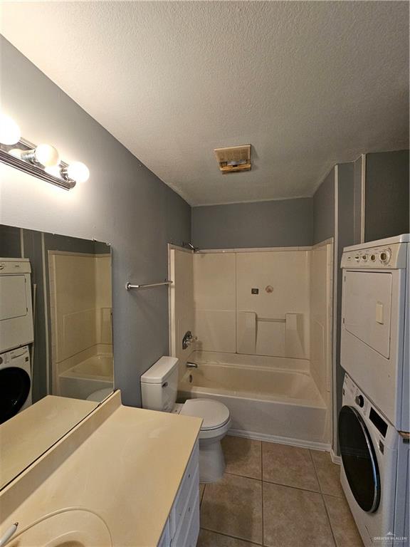4803 Hamilton Wolfe Road, Unit 106 San Antonio, TX 78229 - Photo 10 of 18 a bathroom with a sink a toilet and shower