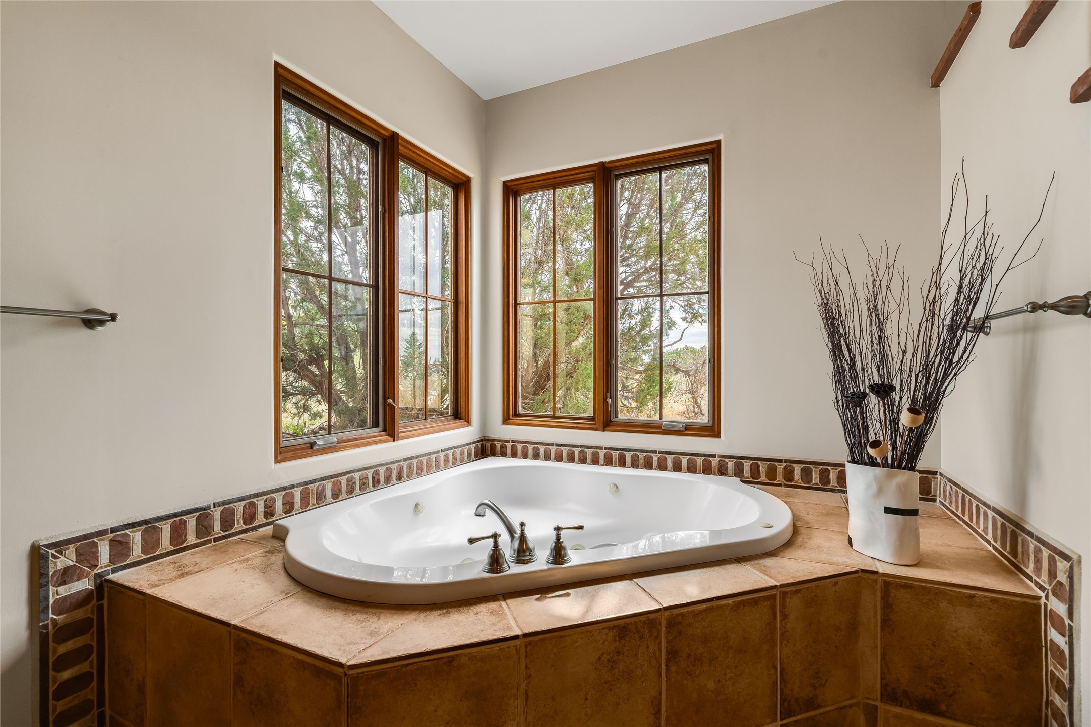 66 Condesa Road Santa Fe, NM 87508 - Photo 31 of 56 Primary bathroom suite