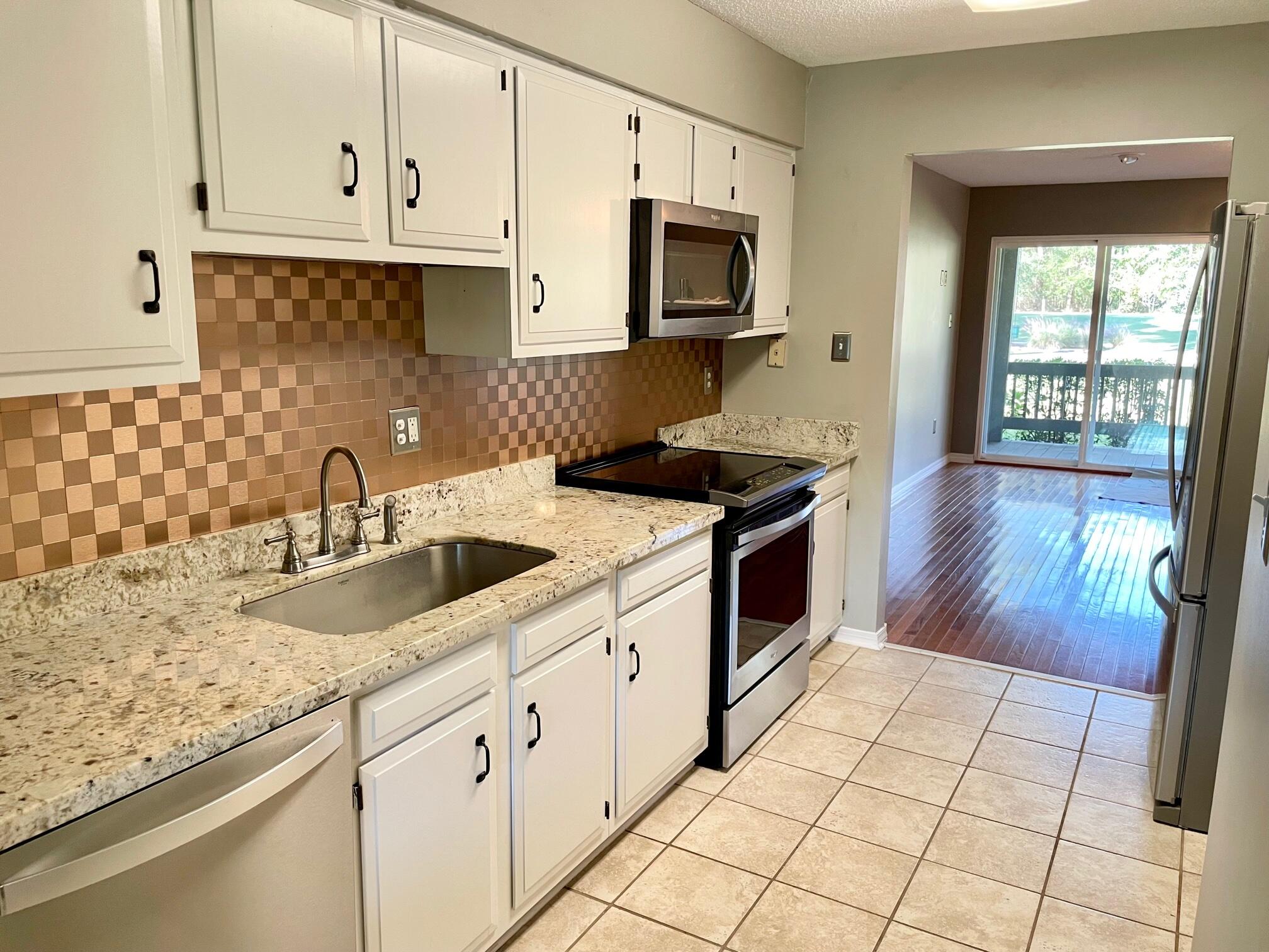 250 Highpoint Drive Diamondhead, MS 39525 - Photo 8 of 24 250 7