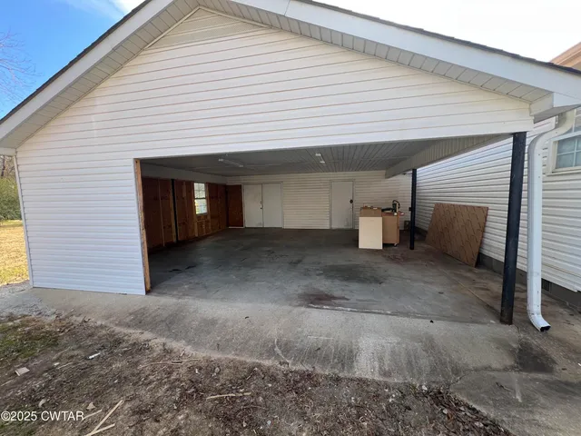 a view of a white house