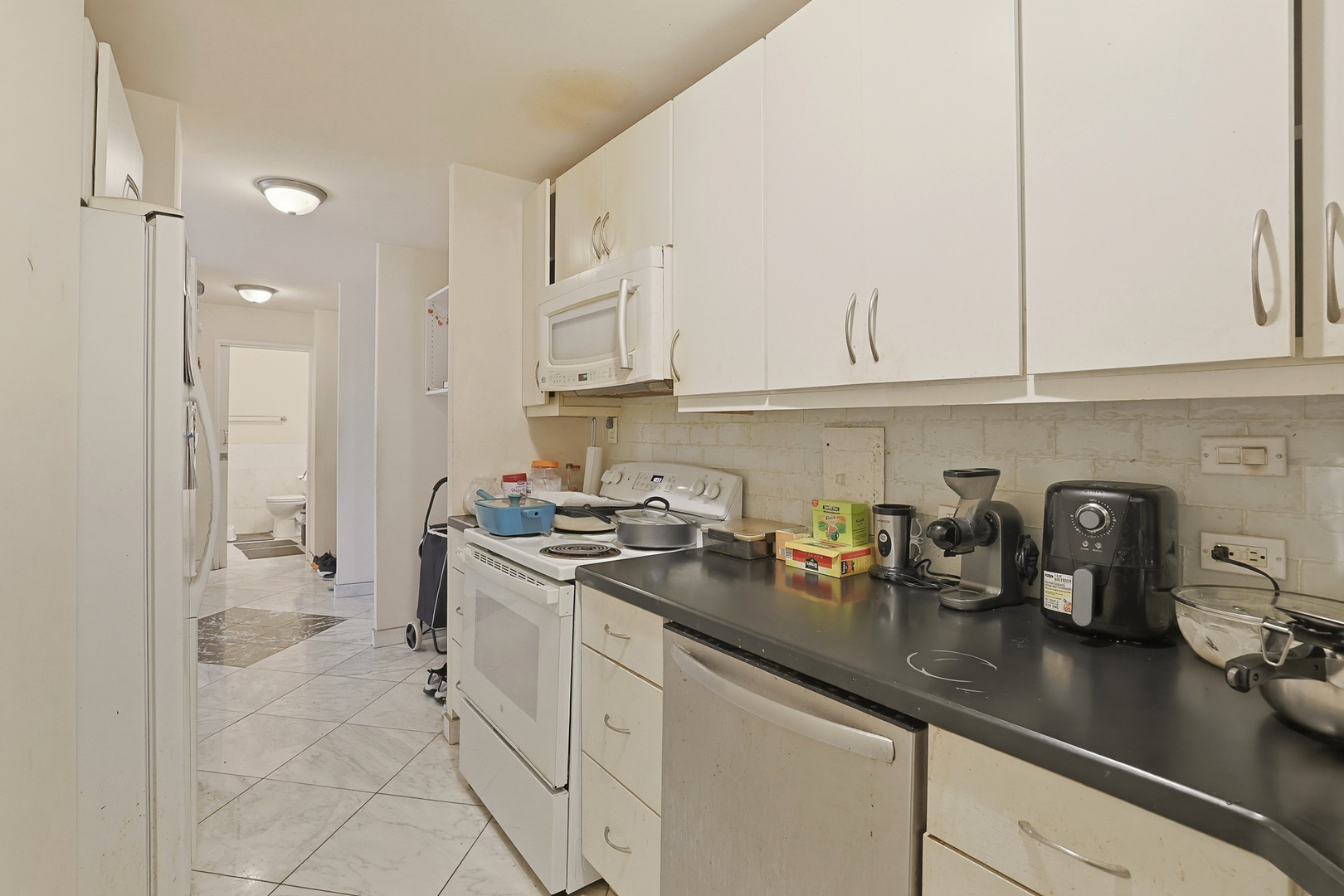 5701 North Sheridan Road, Unit 3E Chicago, IL 60660 - Photo 18 of 21