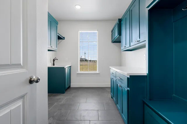 $550,000 | 8910 North F M 1729, Idalou, TX 79329