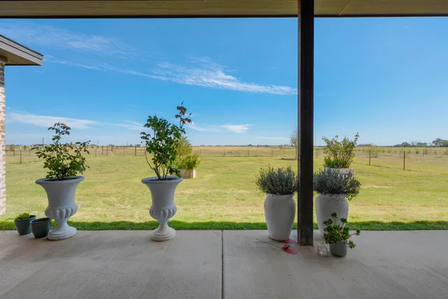 $550,000 | 8910 North F M 1729, Idalou, TX 79329