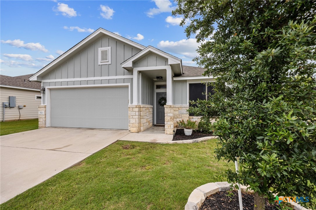 7513 Hudson Grove Drive Temple, TX 76502 - Photo 5 of 38 a front view of house with yard and green space