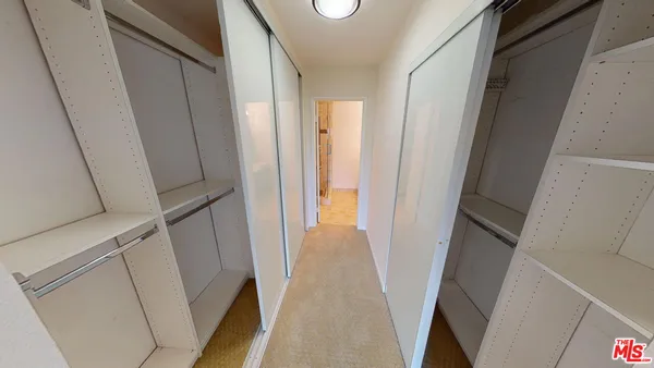 $3,190 | 4520 Natick Avenue, Unit 307, Sherman Oaks, CA 91403