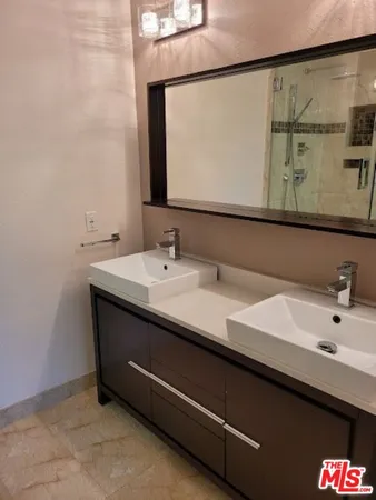 $3,190 | 4520 Natick Avenue, Unit 307, Sherman Oaks, CA 91403