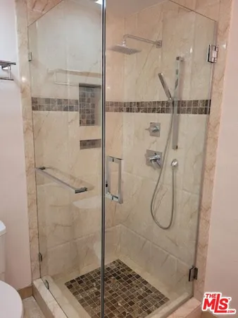 $3,190 | 4520 Natick Avenue, Unit 307, Sherman Oaks, CA 91403