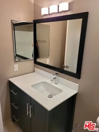 $3,190 | 4520 Natick Avenue, Unit 307, Sherman Oaks, CA 91403