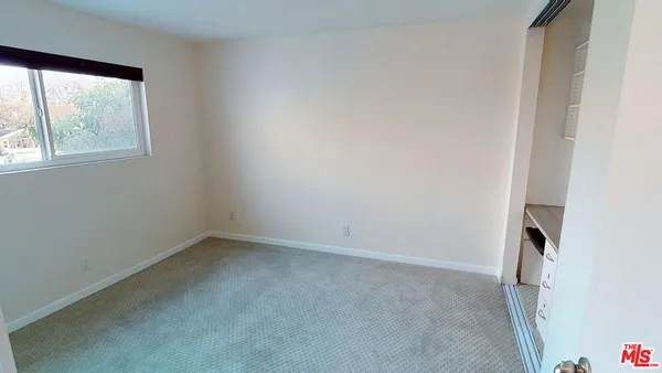 $3,190 | 4520 Natick Avenue, Unit 307, Sherman Oaks, CA 91403