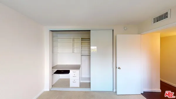 $3,190 | 4520 Natick Avenue, Unit 307, Sherman Oaks, CA 91403