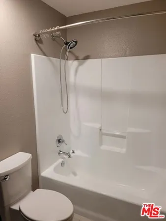 $3,190 | 4520 Natick Avenue, Unit 307, Sherman Oaks, CA 91403