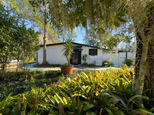 $2,990 | 12116 North 52nd Street, Temple Terrace, FL 33617