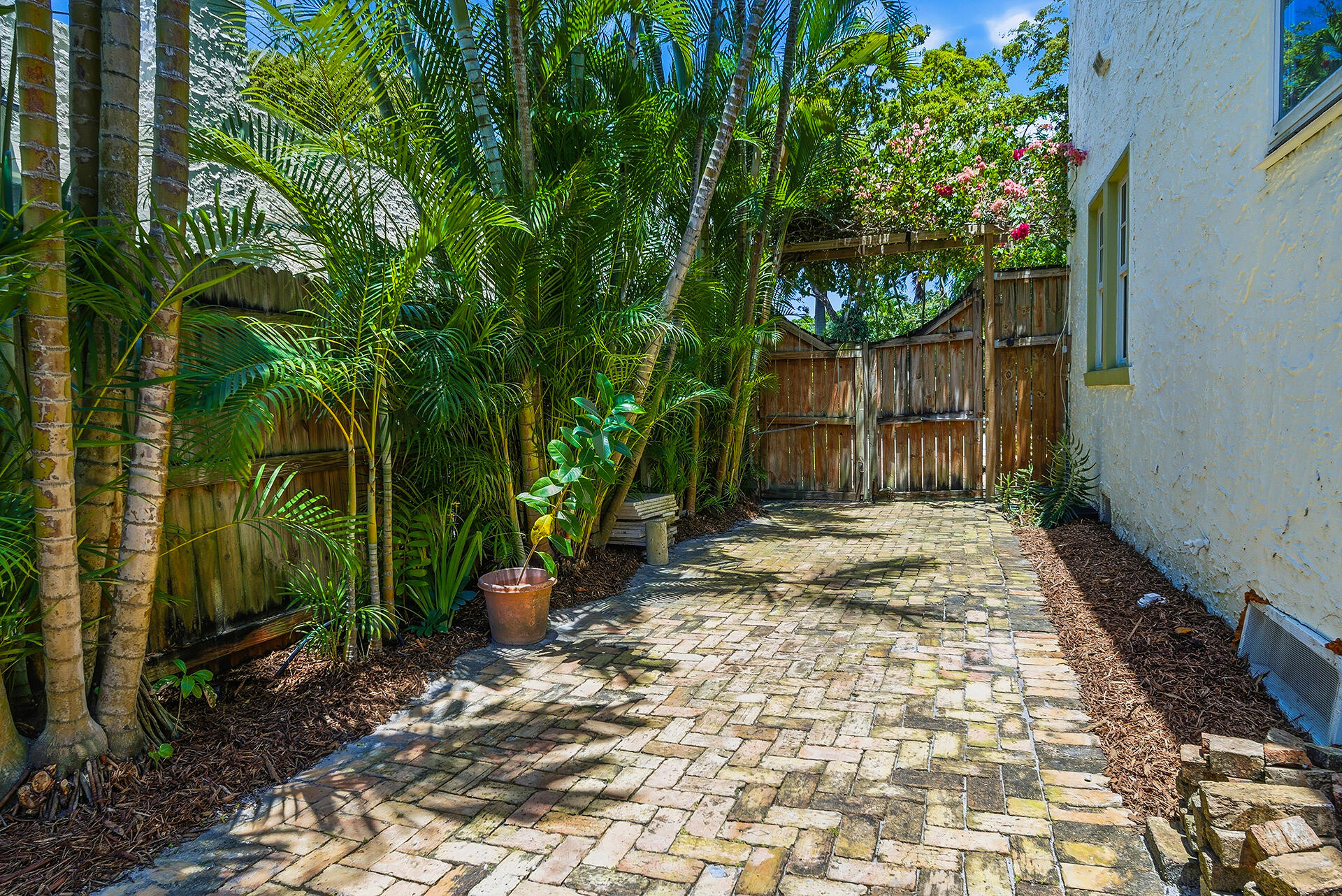 810 Avon Road West Palm Beach, FL 33401 - Photo 48 of 50 Driveway