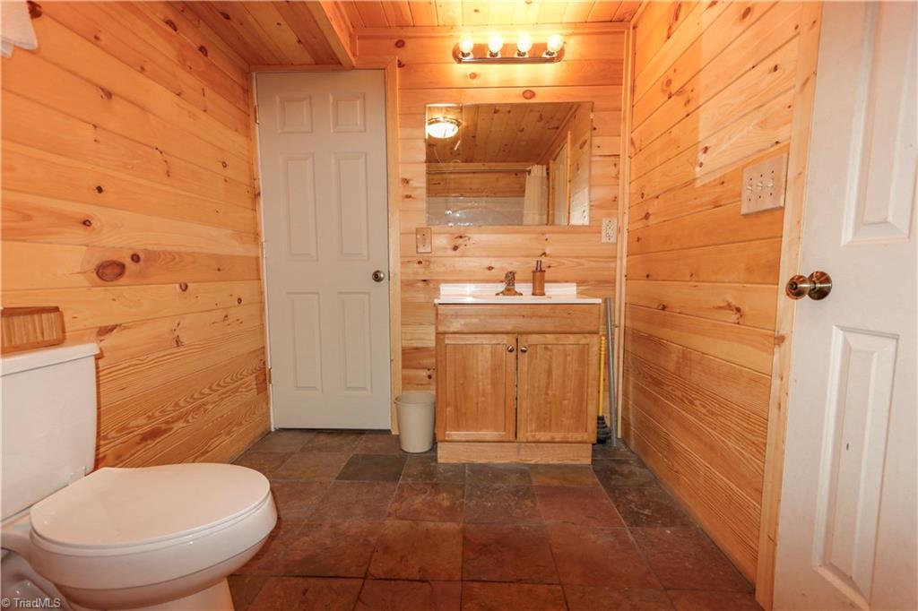 2701 Buck Mountain Road Purlear, NC 28665 - Photo 17 of 30