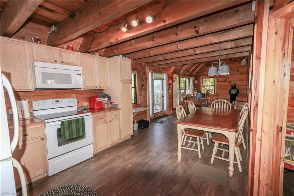 2701 Buck Mountain Road Purlear, NC 28665 - Photo 21 of 30