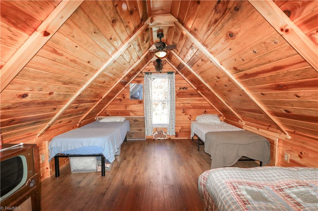 2701 Buck Mountain Road Purlear, NC 28665 - Photo 22 of 30