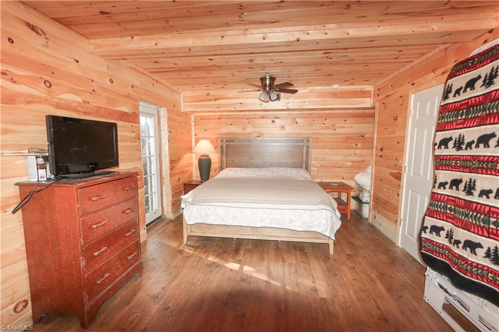 2701 Buck Mountain Road Purlear, NC 28665 - Photo 23 of 30