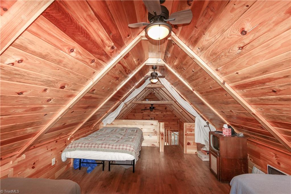 2701 Buck Mountain Road Purlear, NC 28665 - Photo 8 of 30