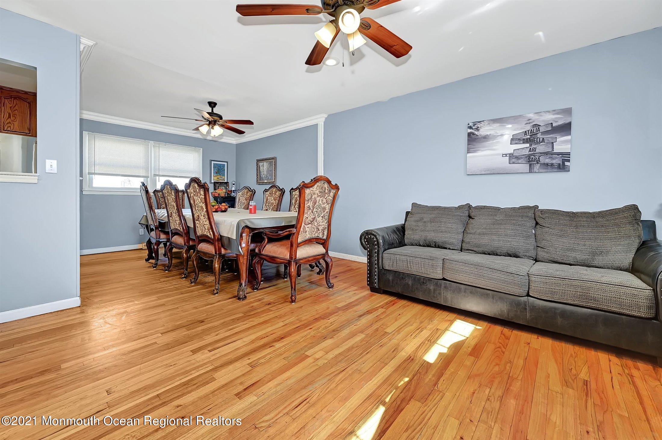115 Old Queens Boulevard Manalapan, NJ 07726 - Photo 5 of 28 05-Living