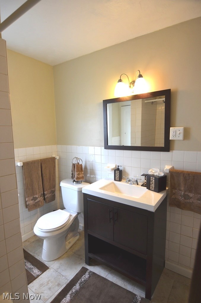 3251 Berkeley Road Cleveland, OH 44118 - Photo 9 of 18