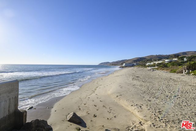 $1,800,000 | 11958 Oceanaire Lane, Malibu, CA 90265