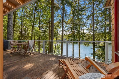 $3,295,000 | 11515 Blue Heron Lane Northeast, Bainbridge Island, WA 98110