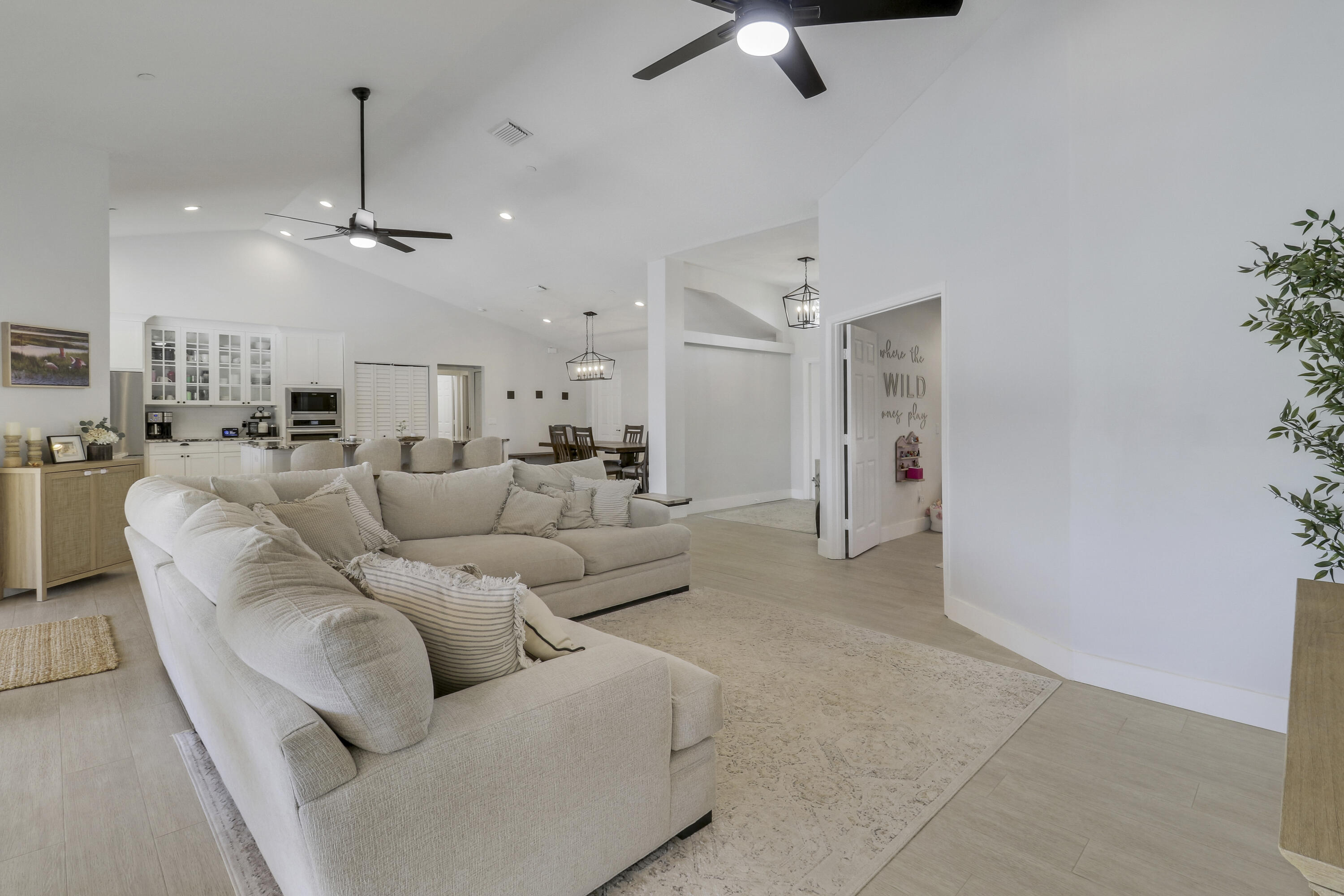 550 Southeast Ashley Oaks Way Stuart, FL 34997 - Photo 14 of 62 Living Room