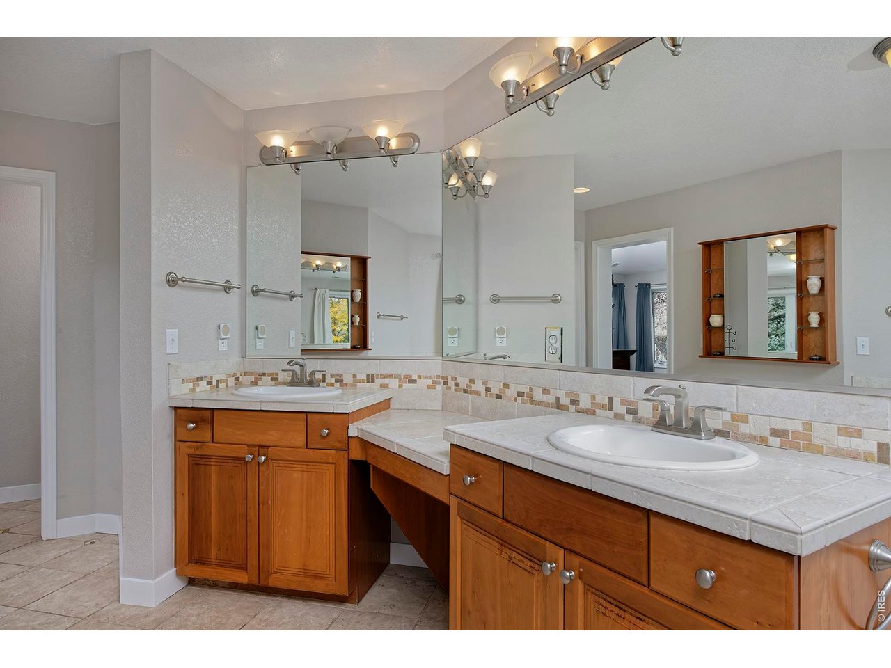1260 Hawk Ridge Road Lafayette, CO 80026 - Photo 24 of 48 Dual vanities