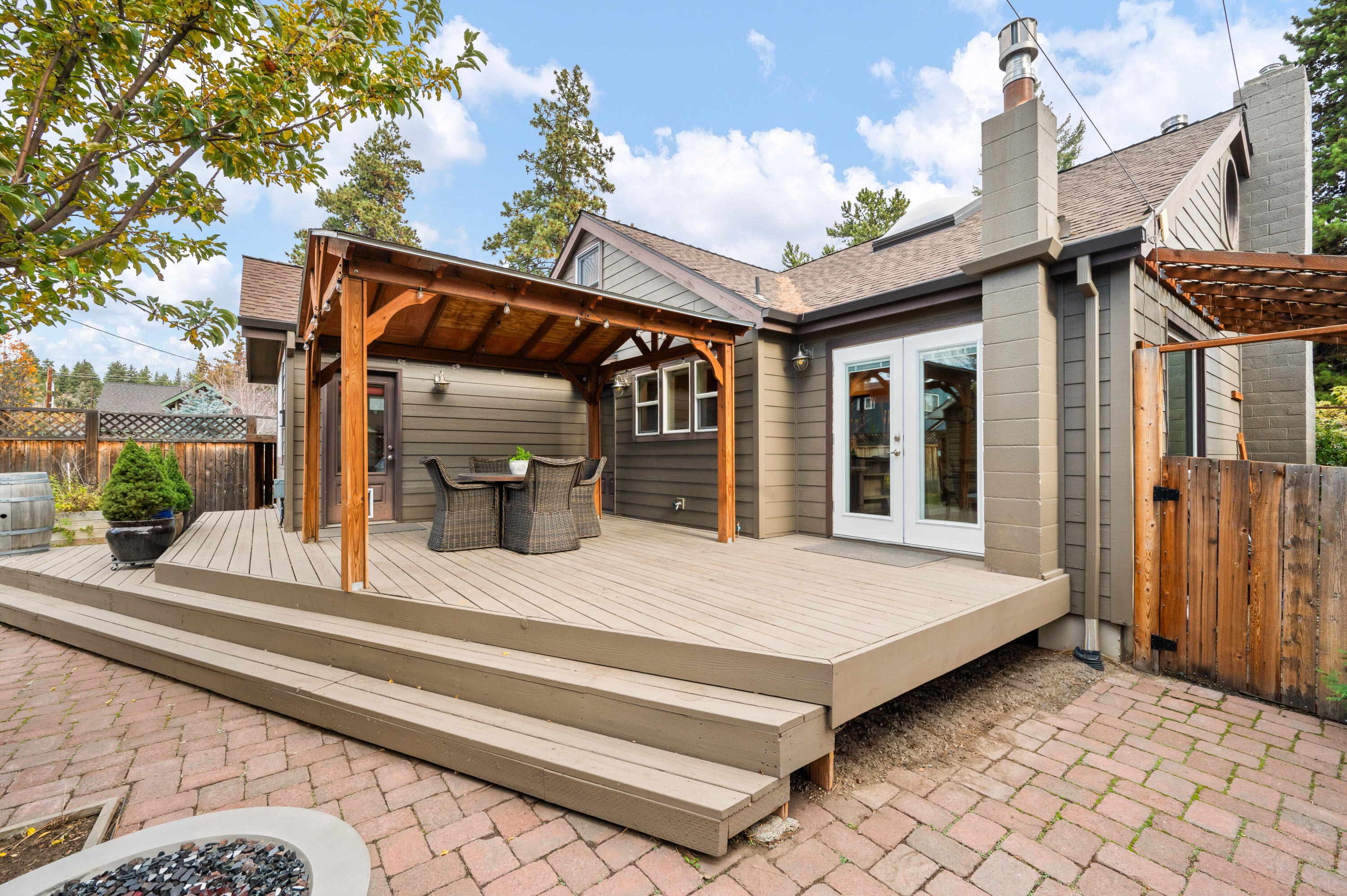 1439 Northwest 4th Street Bend, OR 97703 - Photo 4 of 41 Back Exterior