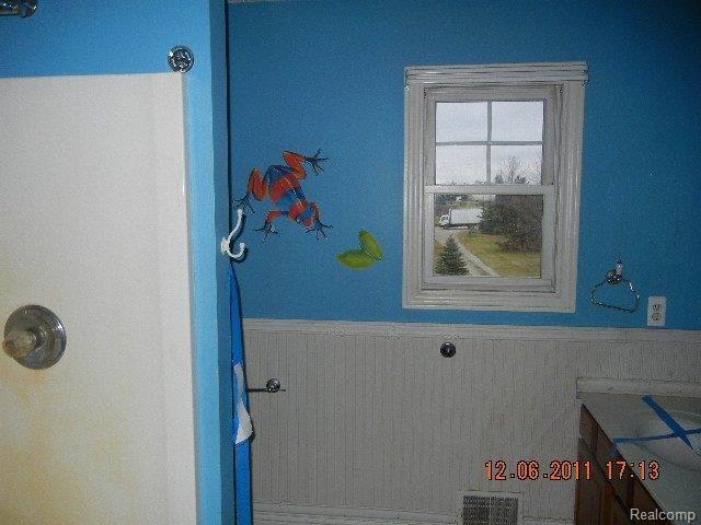 912 Chase Lake Road Howell, MI 48855 - Photo 17 of 23 DSCN0630.JPG