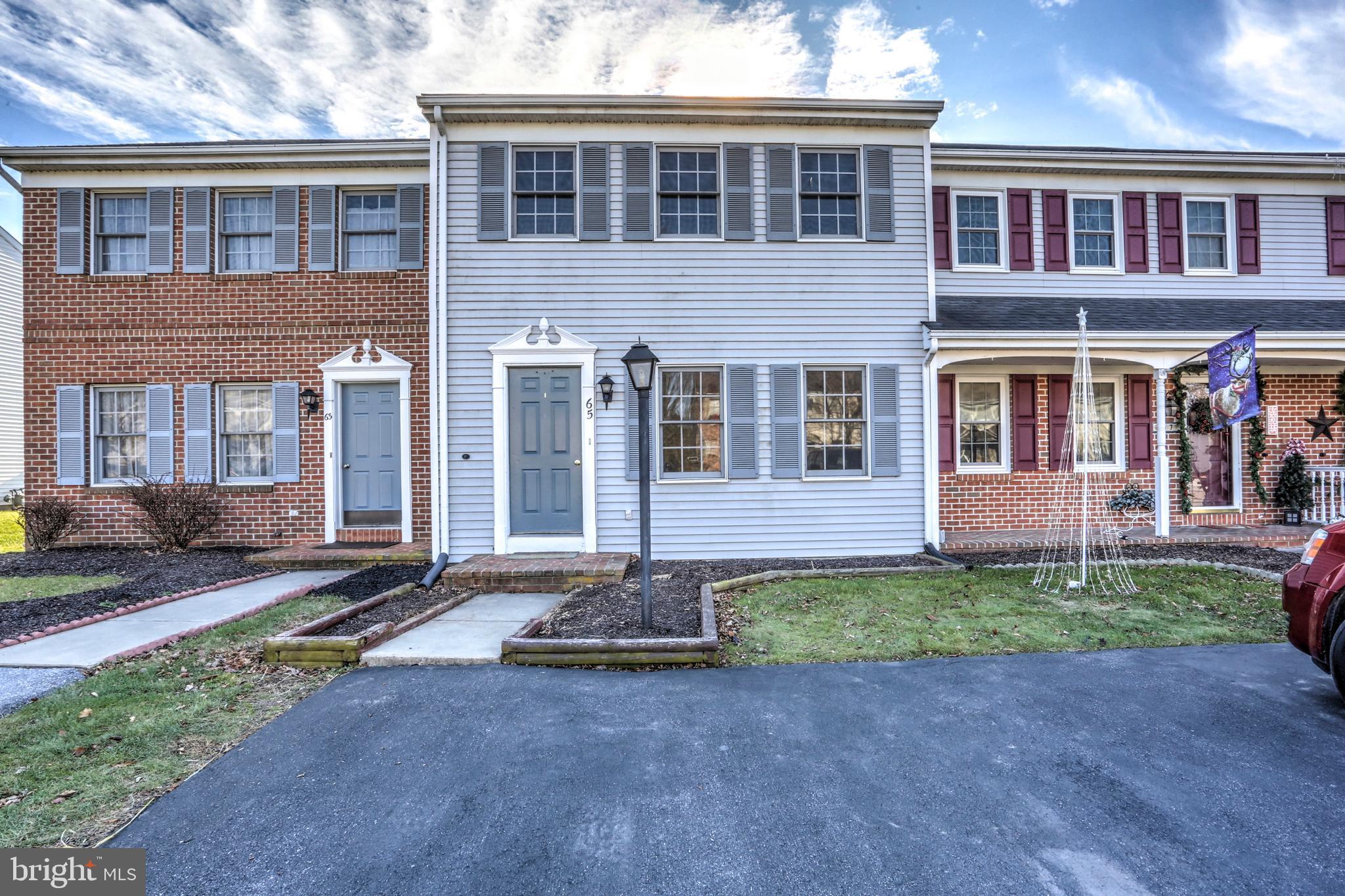 65 Robinhill Drive Lititz, PA 17543 - Photo 2 of 26
