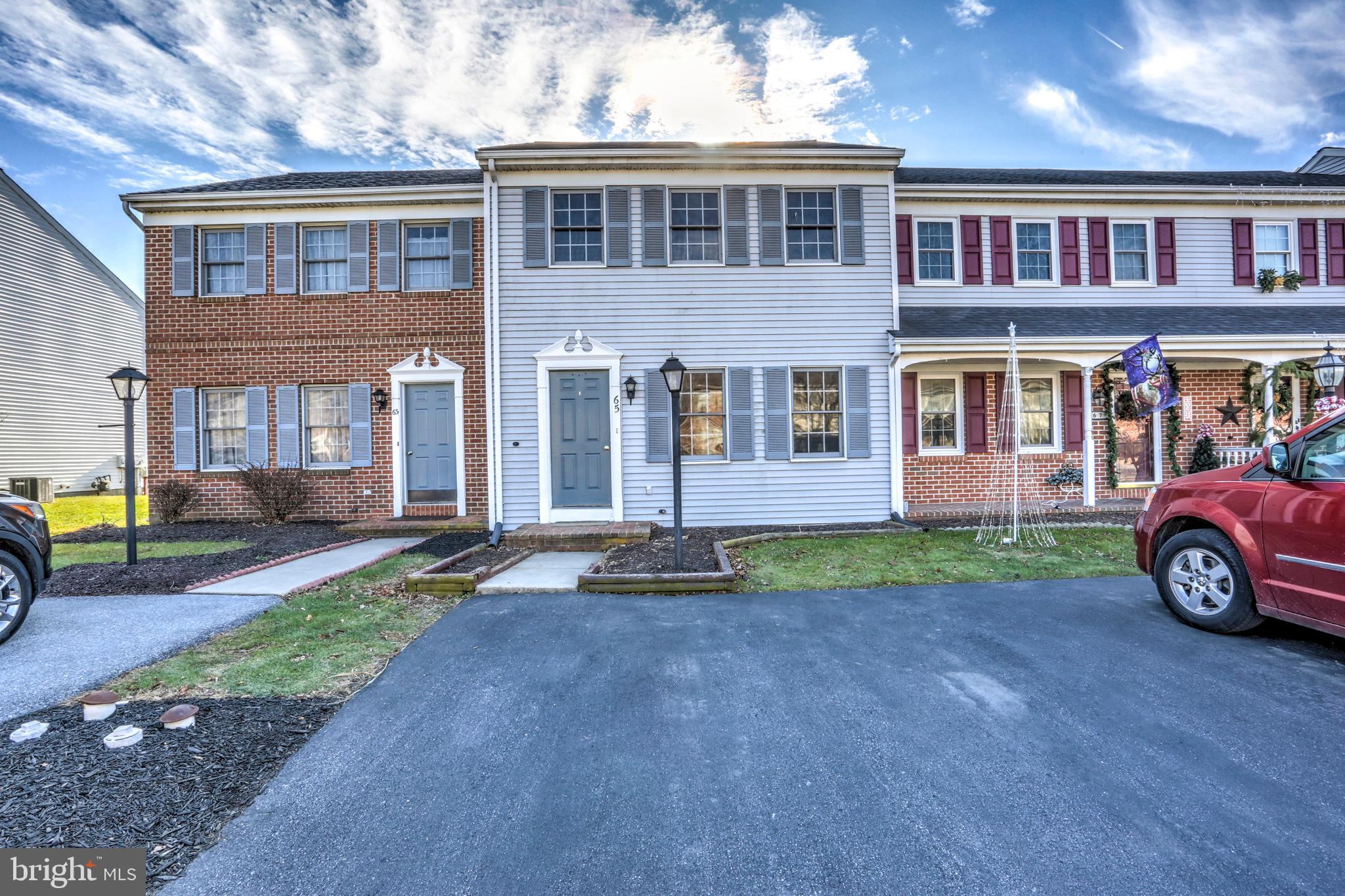 65 Robinhill Drive Lititz, PA 17543 - Photo 3 of 26
